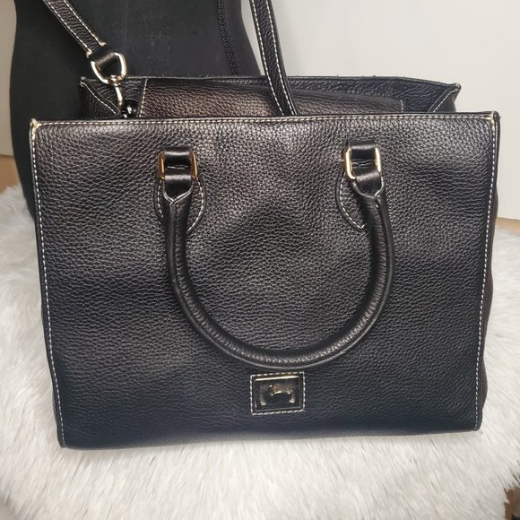 Dooney & Bourke Handbags - Dooney and Bourke Purse Crossbody